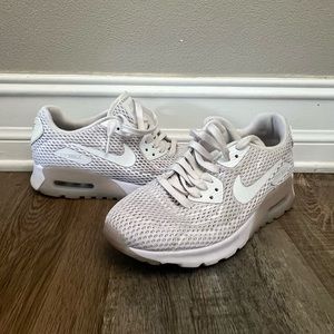 Nike Air Max - White - Size 8